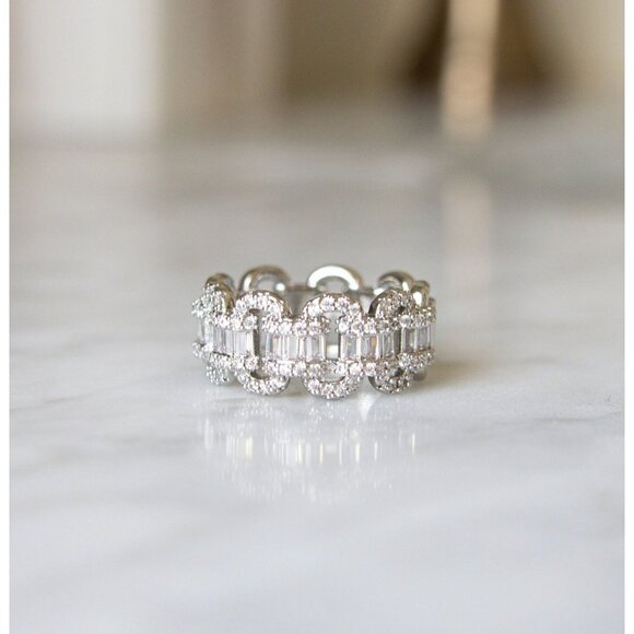 Diamond CZ Cubic Zirconia Interlocking Chain Link Ring, Dainty Ring - Picture 4 of 6